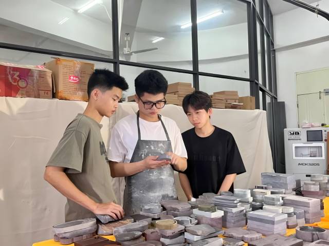best365官唯一网学子积极参加创新创业类赛事。
